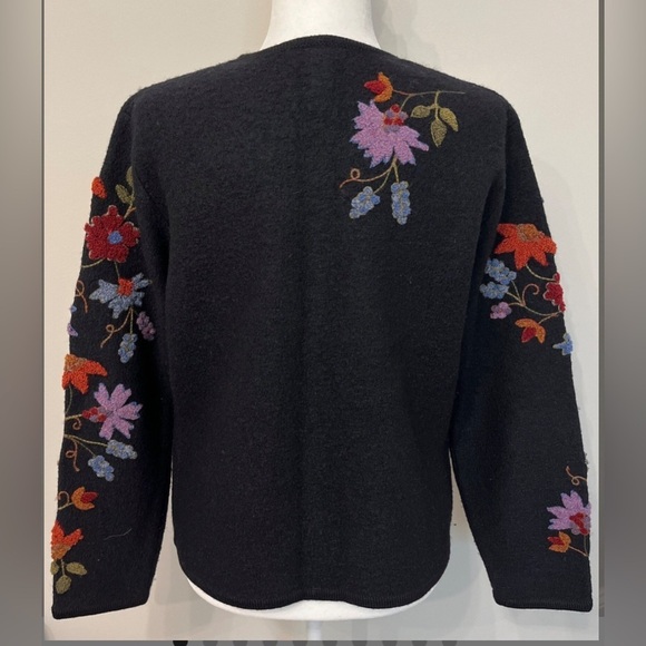 Vintage Talbots black floral embroidered cardigan - Picture 2 of 10